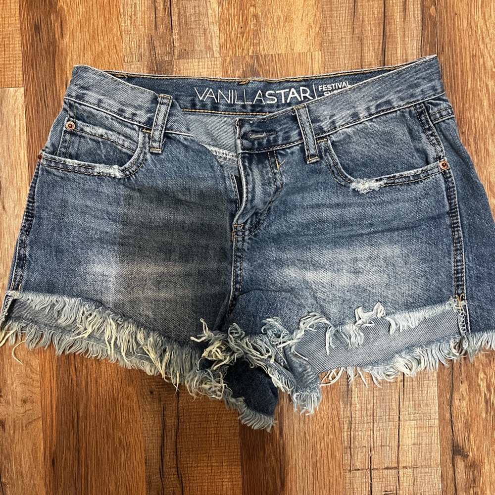 Vanilla Star High Rose Festival Short